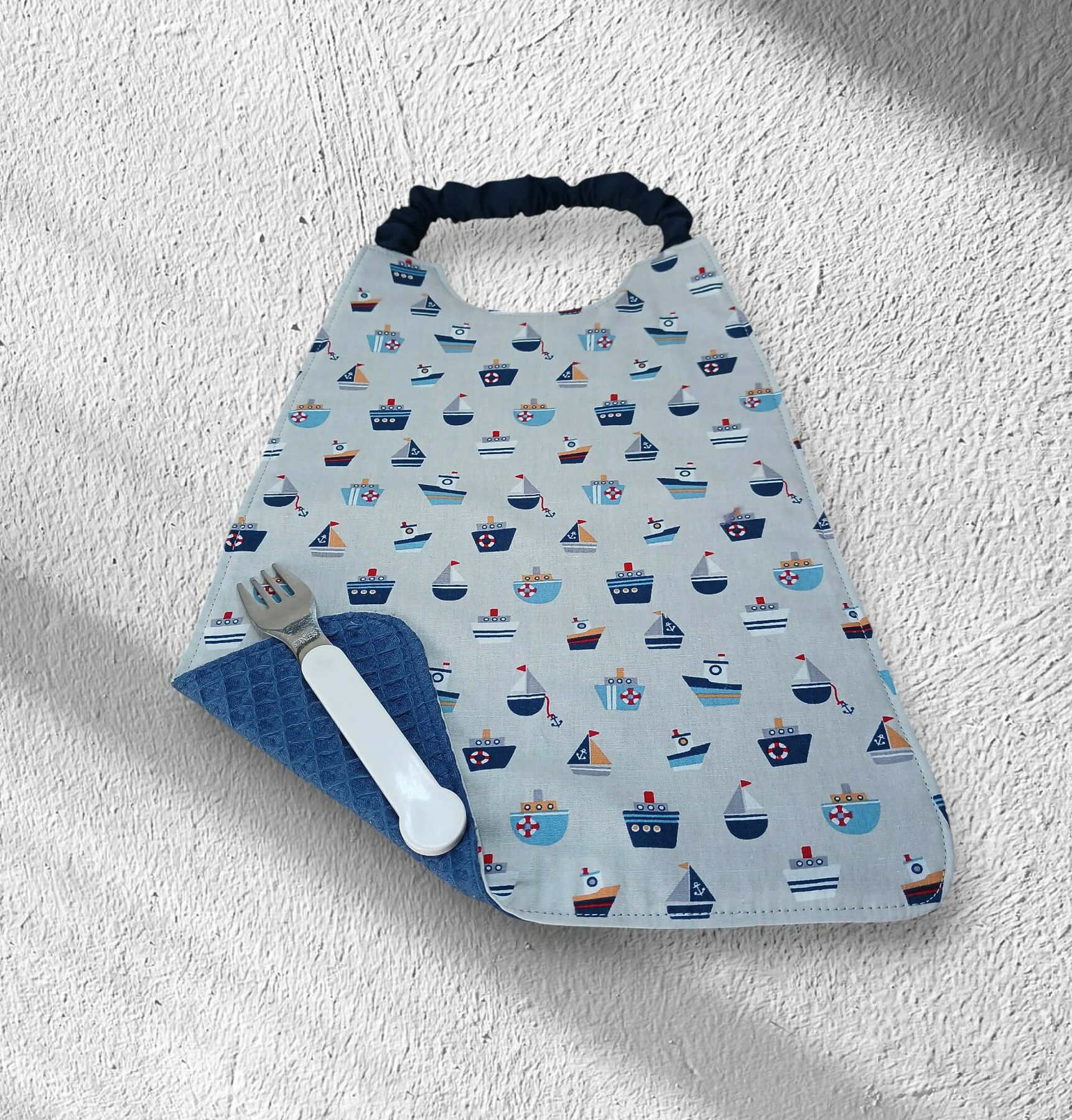 Serviette de table enfant, bavoir maternelle, modèle garçons et animaux au choix – Image 11