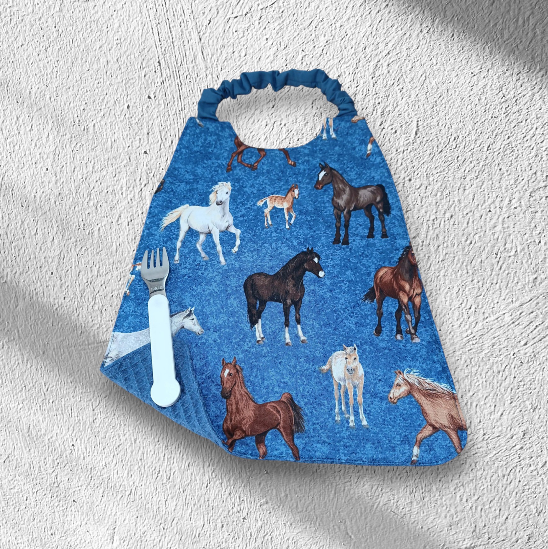 Serviette de table enfant, bavoir maternelle, modèle garçons et animaux au choix – Image 12