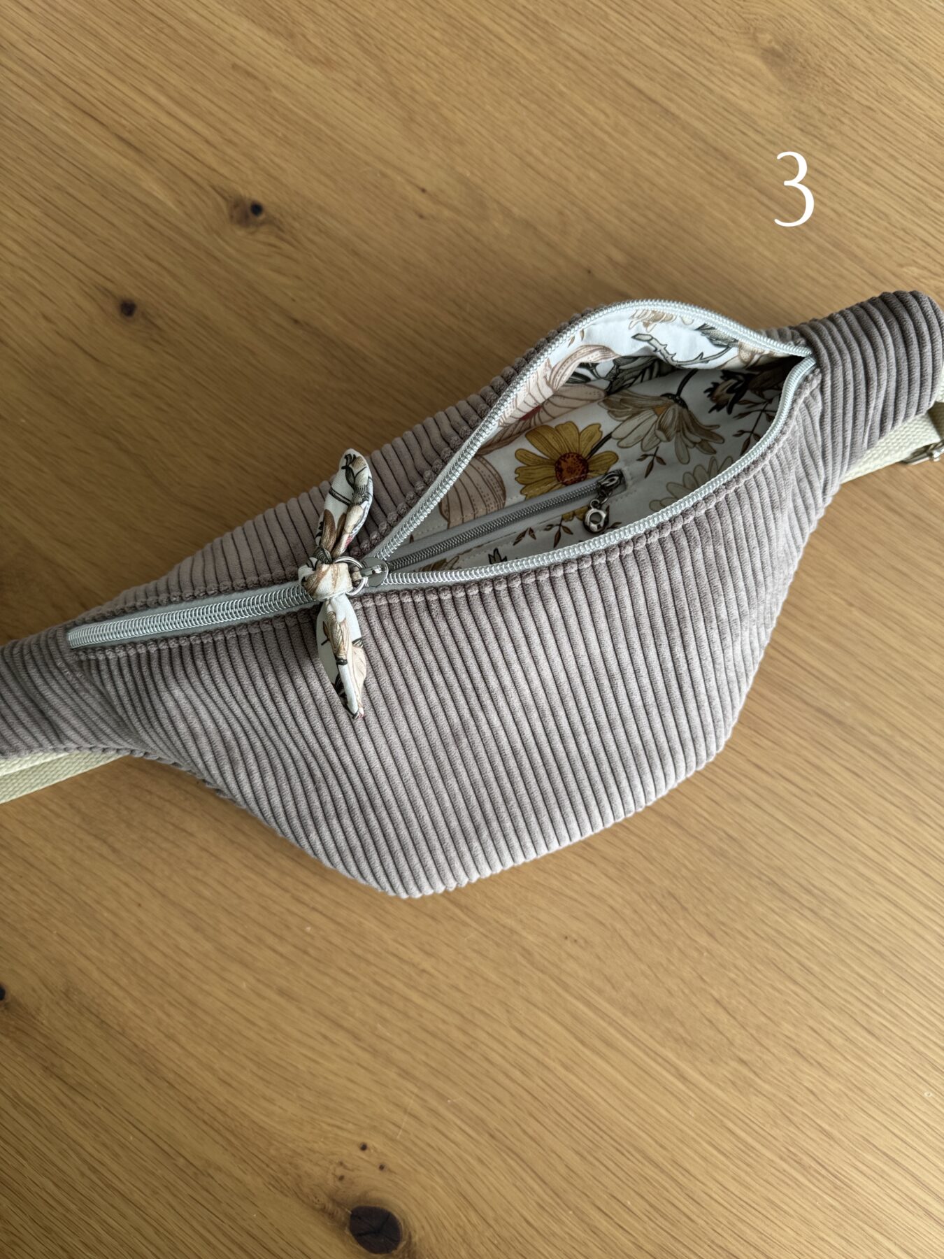 Sac banane en velours cotelé - simili cuir - en stock – Image 4
