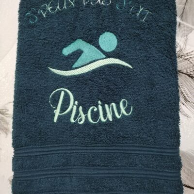 Serviette de toilette brodée