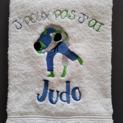 Serviette de toilette brodée
