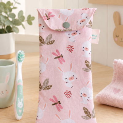🐰 Étui à brosse à dents enfant multifonction – Lapins – 20 × 8 cm