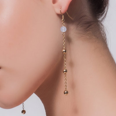 Boucles d'oreilles avec pierre naturelle au choix et chaine billes en acier inoxydable dorée