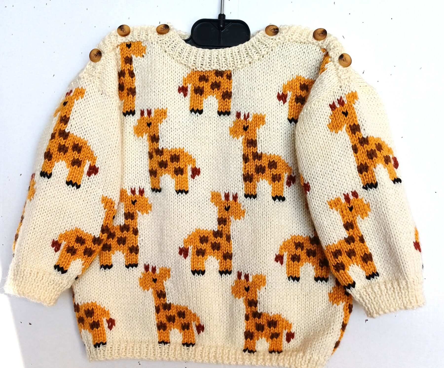 Pull fait main pour bébé de 1 an avec des girafes
