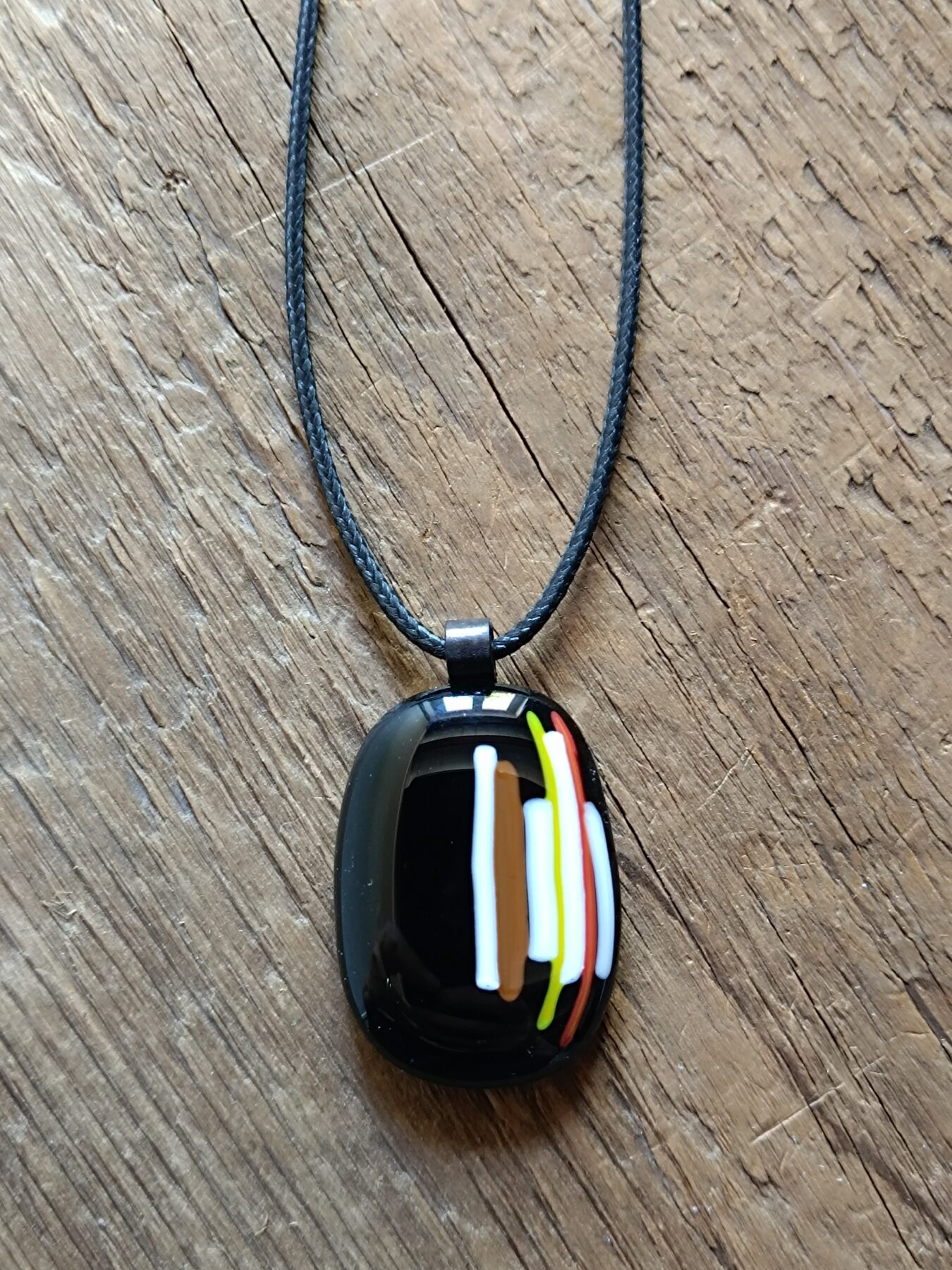 Pendentif en verre fusionné fait à la main avec collier – Image 2