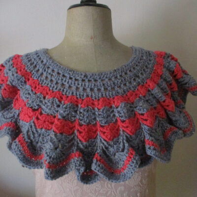chauffe épaules crochet , acrylique,gris et rose,accessoire, cadeaux, fait mains,modèle unique